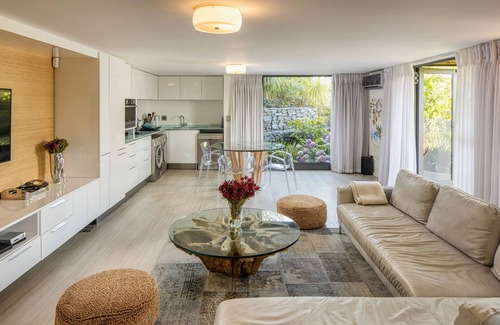 Somerset West House | Spanish Farm Boutique Hotel & Villas