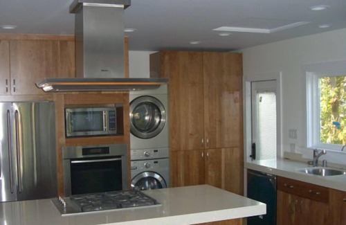 Los Feliz Apartment | Spanish in Walkable Silverlake- gorgeous remodel, view of Rowena Resevoir