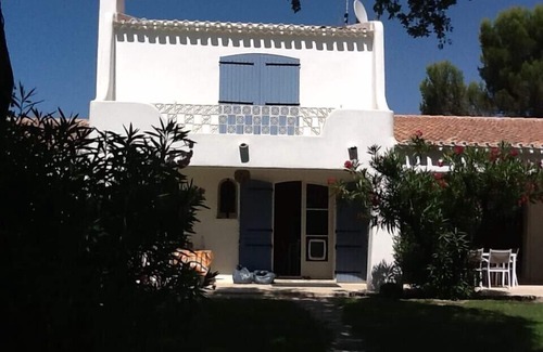 Bellegarde Villa | SPANISH VILLA (FINCA) 205 + 85 m2 of living space!