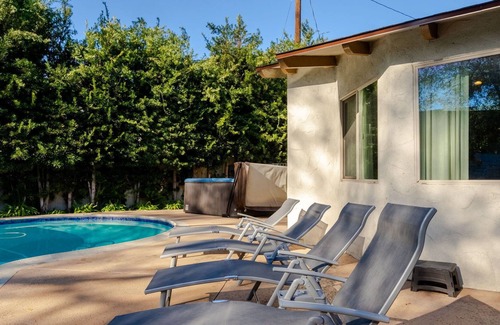 Toluca Lake Villa | Spanish Villa Heated Pool/Spa-5 mins from Universal Studios