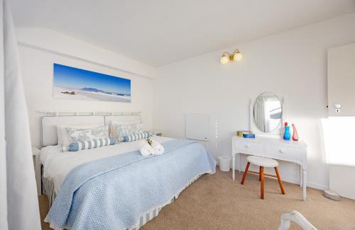 Big Bay Villa | Spanish Waterside Villa in Bloubergstrand Cape Town