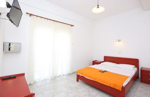 Polichrono Apartment | Spanos apartments Anna's lodge