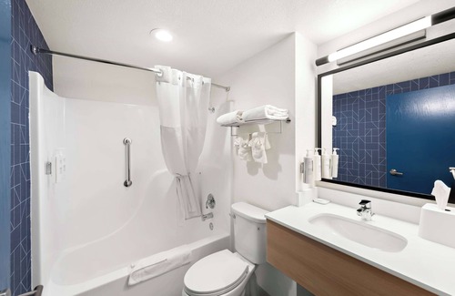 Branson Hotel | Spark by Hilton Branson Meadows