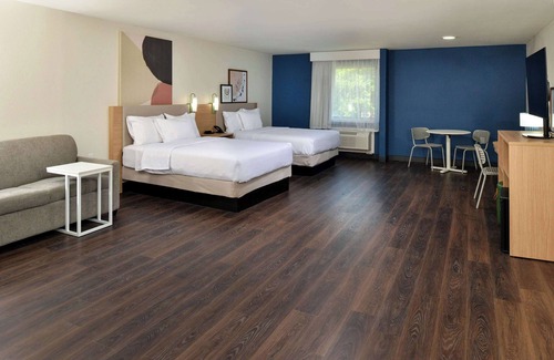 Dallas Hotel | Spark by Hilton Dallas Medical District Love Field