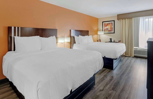 Kimball Hotel | Spark by Hilton Kimball