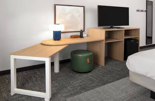 Knoxville Hotel | Spark by Hilton Knoxville North I-75