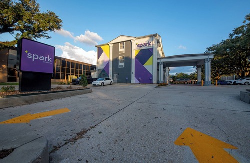 Lafayette Hotel | Spark by Hilton Lafayette South