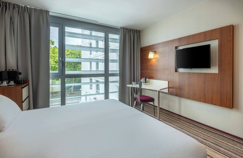 Le Bourg - Gare De Vaise Hotel | Spark by Hilton Lyon Ouest