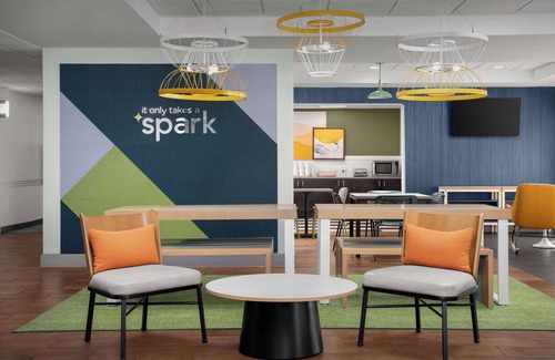 Tampa Hotel | Spark by Hilton Tampa Brandon