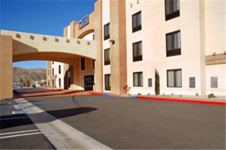 Yucca Valley Hotel | Spark by Hilton Yucca Valley Joshua Tree