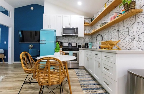 San Onofre Apartment | Sparkling Clean, Stylish 1-bdrm w/parking - 5 min to hiking & beach!