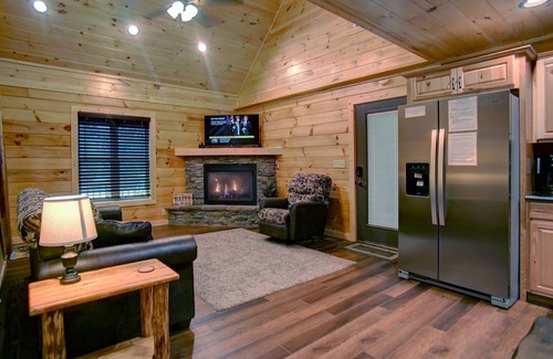 Sevierville Cabin | Sparkling clean handicapped-friendly cabin with theater room in the Smokies!