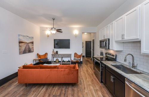 York Apartment | Sparkling Clean Historic Liberty Belle
