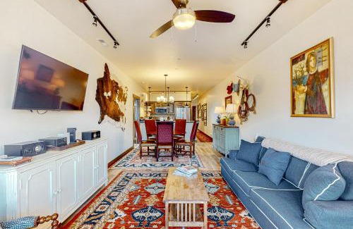 Columbia Falls Apartment | Sparkling Glacier - Suite 202