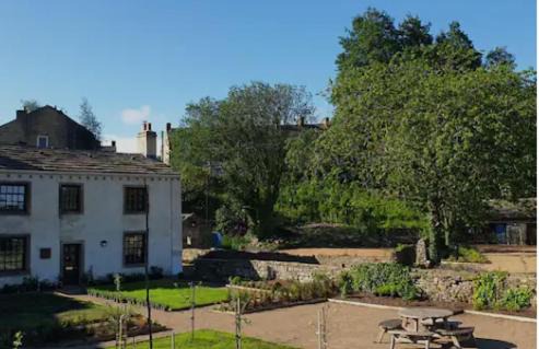 Burnley Hotel | Sparks - Turnbridge Guest House