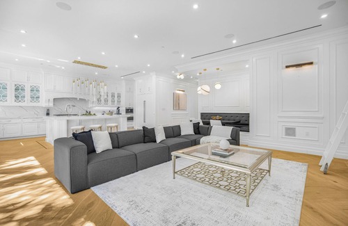 Melrose House | Spaulding Ave Farmhouse - Bespoke LA Home w/Pool & Home Theater