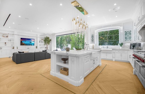 Melrose House | Spaulding Ave Farmhouse - Bespoke LA Home w/Pool & Home Theater