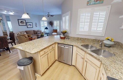 Holiday Isle Condo | SPC 9136 - Ground Floor 2 BR short walk to beach right by pool by RedAwning