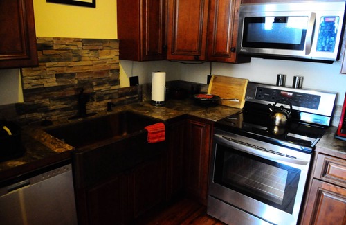 Lead Cabin | Spearfish canyon vacation home 15 minutes from Terry Peak Ski Area & Deadwood.