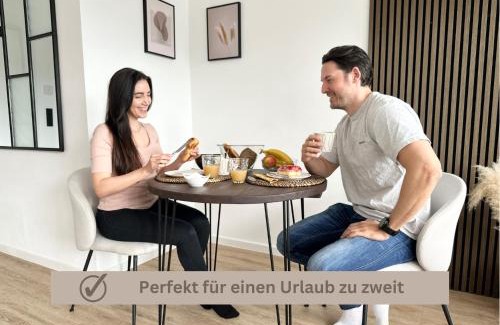 Rauental Apartment | Special Apartment - stadtnah, Balkon, Parkplatz, E-Ladestation, Gitterbox für Fahrräder, Fitnessstudio