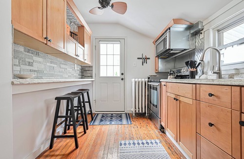 Ventnor City Apartment | Special Beach Cottage w/Deck