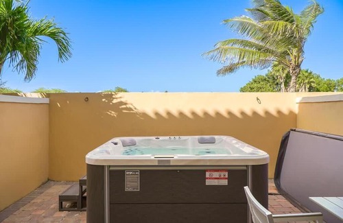 Gold Coast House | Special house in gold coast with private jacuzzi