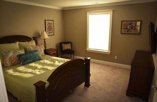 Graysville House | Special Low Rates!!! Golfers' Paradise: Lg Term Corp. Rental on Golf Course
