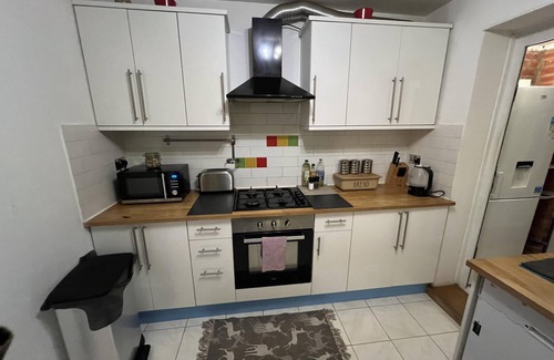 Snaresbrook Apartment | Specious 2 x double bedroom flat in London E18