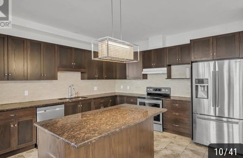 Grand River South House | Specious and cozy 4 bedroom and 3 bathroom