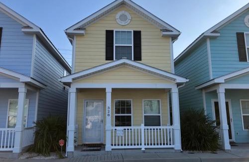 Myrtle Beach House | Spectacular 2-BR Cottage, 2 Blocks To Beach, Free Parking and Pool