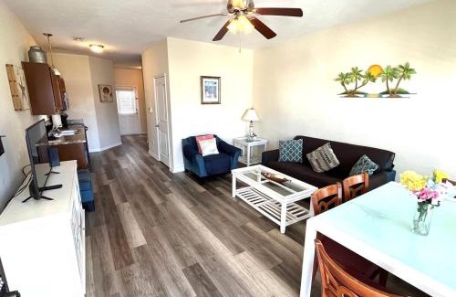 Myrtle Beach House | Spectacular 2-BR Cottage, 2 Blocks To Beach, Free Parking and Pool
