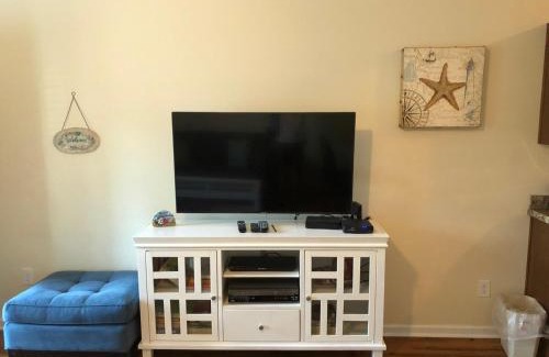 Myrtle Beach House | Spectacular 2-BR Cottage, 2 Blocks To Beach, Free Parking and Pool