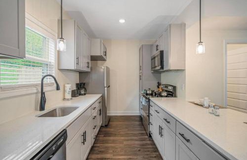 Clarksville Apartment | Spectacular 2bd25bth I Properties By Preston