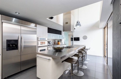 El Tesoro Apartment | Spectacular 3BR Duplex ~ 380mts with pool and gym near El Tesoro Mall