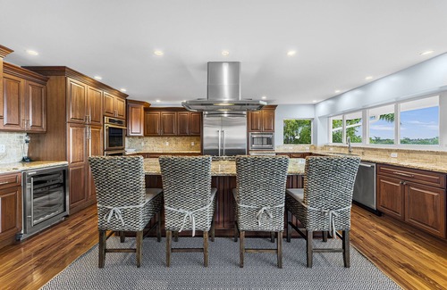 Tavernier Villa | Spectacular 4 bedroom 4 1/2 bath villa on Tavernier Creek in Florida Keys.