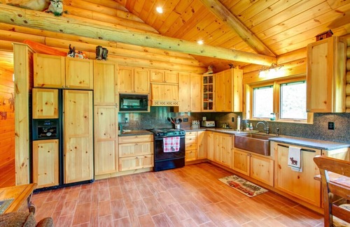 Margaretville Cabin | Spectacular 40 Acre Log Home