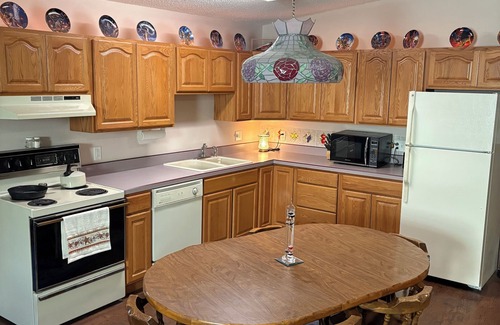 Anaconda House | Spectacular 5-bedroom home in Anaconda.