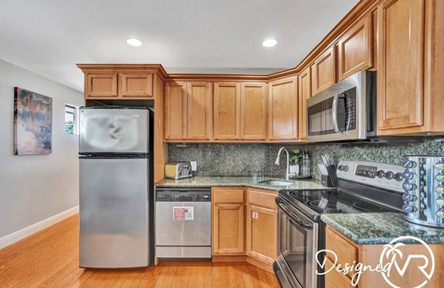 Deerfield Beach Villa | Spectacular 7BR Heated Pool Jacuzzi Tiki Game Mini Golf Dog Friendly