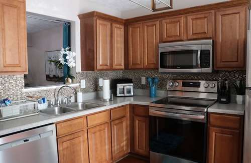 Jonesboro House | Spectacular and Spacious Spivey Townhome in Jonesboro, GA with WiFi, AC