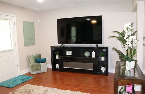 Jonesboro House | Spectacular and Spacious Spivey Townhome in Jonesboro, GA with WiFi, AC