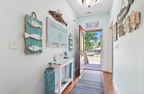 Garden City House | Spectacular Beach House! Arcade Games & Hot Tub! Sleeps 12!
