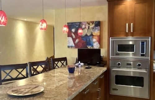 Emiliano Zapata Condo | Spectacular Beach Front Condo. Small bldg with infinity pool and gym .