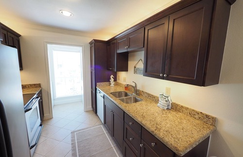Galveston Condo | Spectacular beach view Condo at Babe's beach in resort style "The Dawn" Complex