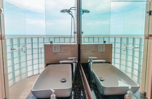 Boca Corona Apartment | SPECTACULAR BEACHFRONT SUITE WITH MAGNIFICENT VIEW - GOLDEN COWRY