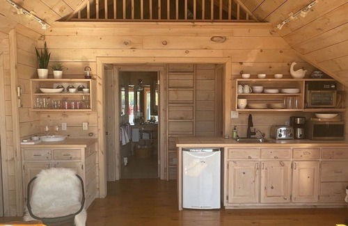 Utterson Cottage | Spectacular Boathouse on Beautiful Skeleton Lake in Porcupine Bay