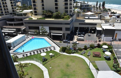 Surfers Paradise Condo | Spectacular Central Surfers Beach Views from Appartment