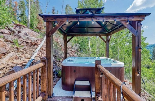 Brian Head Ski Chalet | Spectacular chalet Overlooking the Ski Slopes