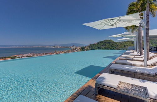 Emiliano Zapata Apartment | Spectacular Corner SohoPV w/th Ocean/Mountain View