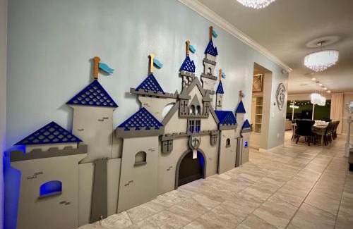 Davenport House | Spectacular! Disney/Universal Themed Home