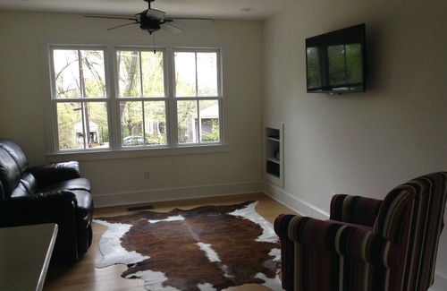 Oxford Apartment | Spectacular Guest Quarters 3 Blocks From Oxford Square